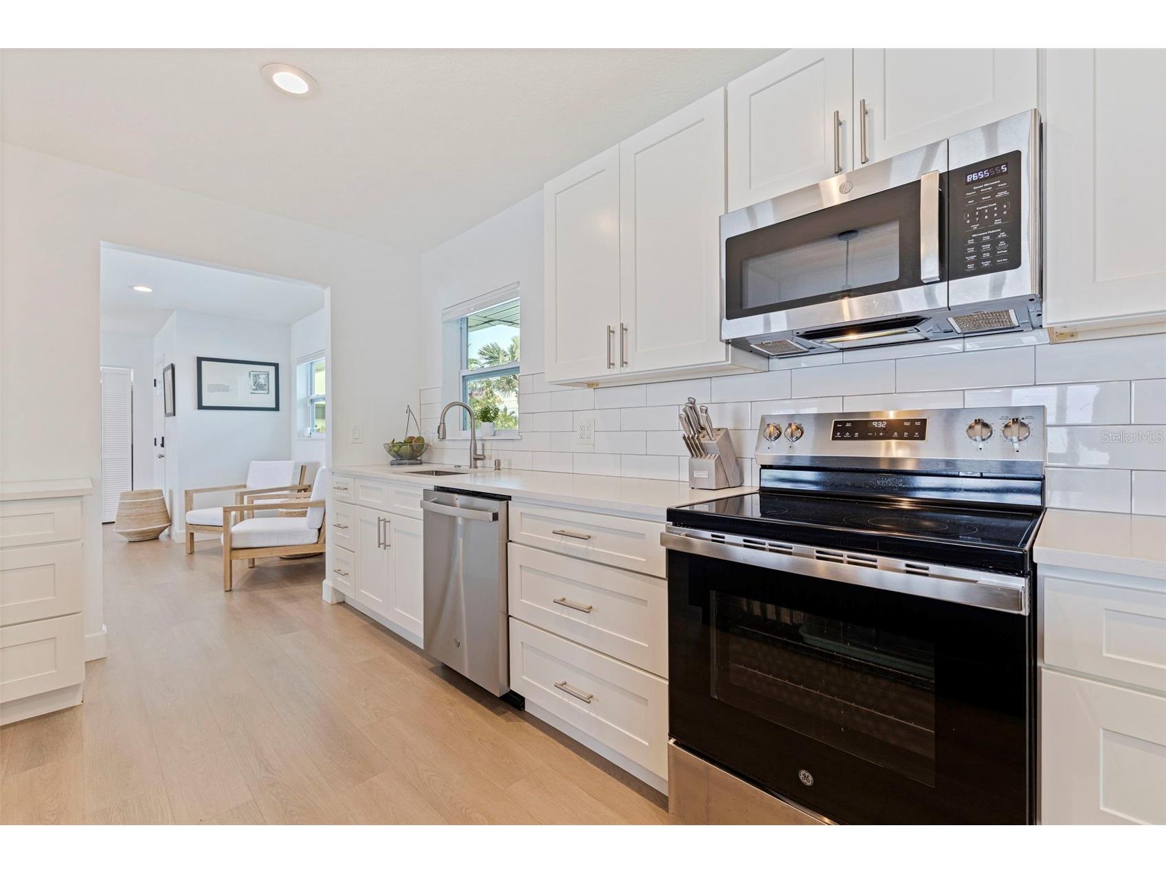 501 22nd Avenue SE Saint Petersburg FL 33705 - TAMPA BAY TB8524366 image21