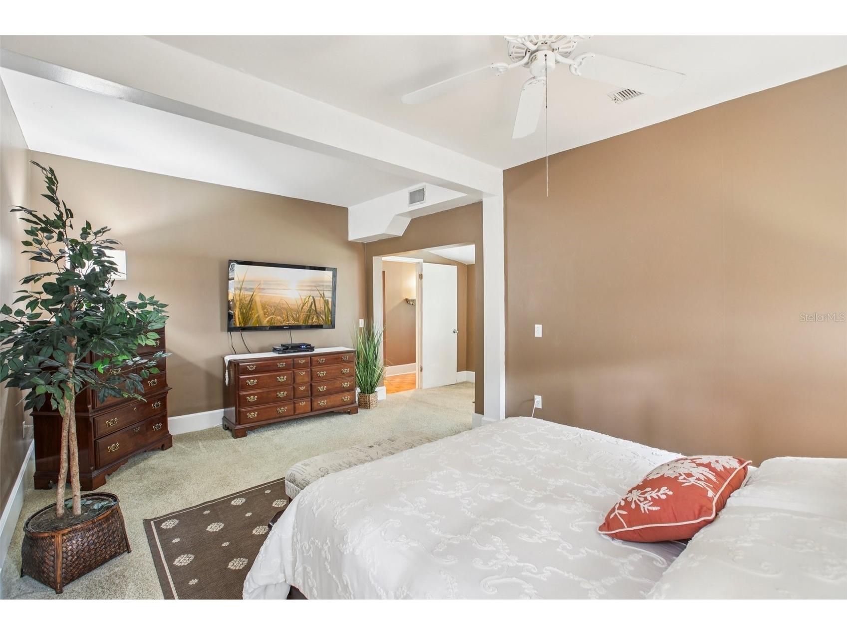 501 32nd Avenue N Saint Petersburg FL 33704 TB8462167 image24