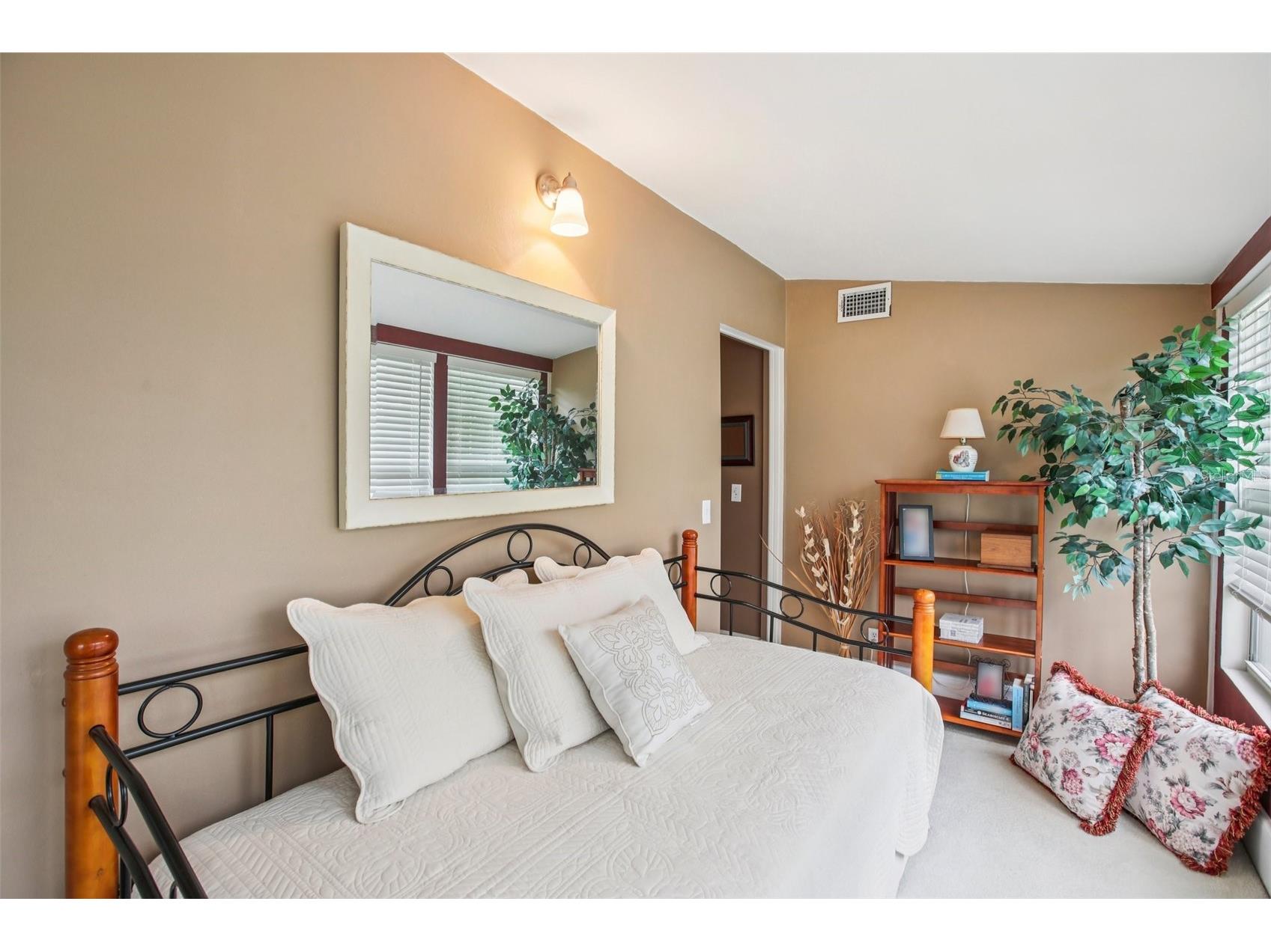 501 32nd Avenue N Saint Petersburg FL 33704 TB8462167 image29