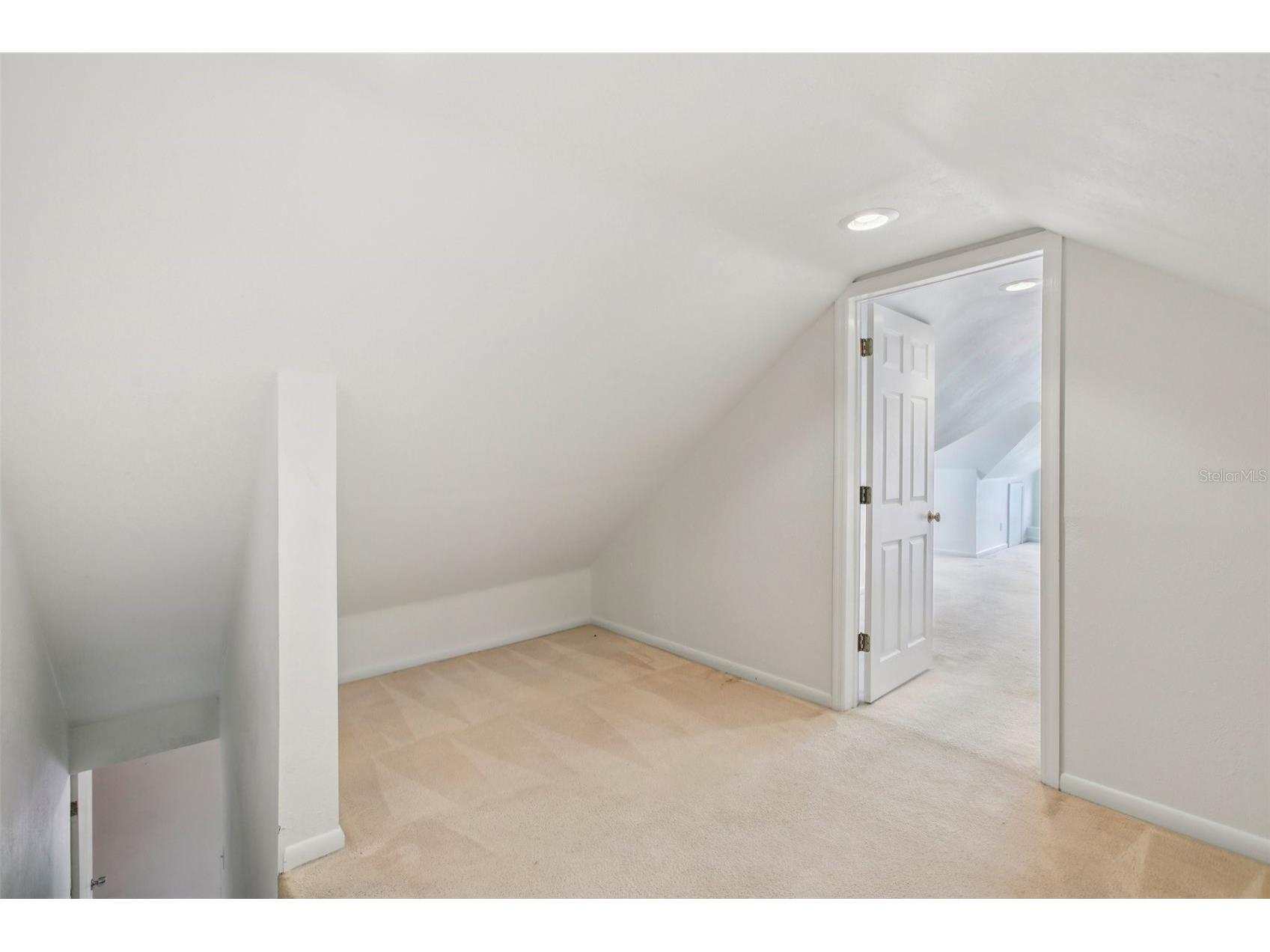 501 32nd Avenue N Saint Petersburg FL 33704 TB8462167 image40