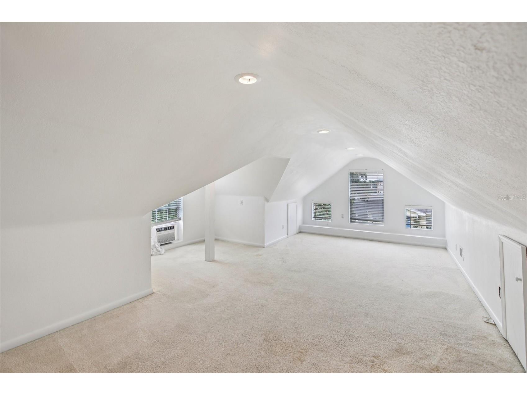 501 32nd Avenue N Saint Petersburg FL 33704 TB8462167 image43