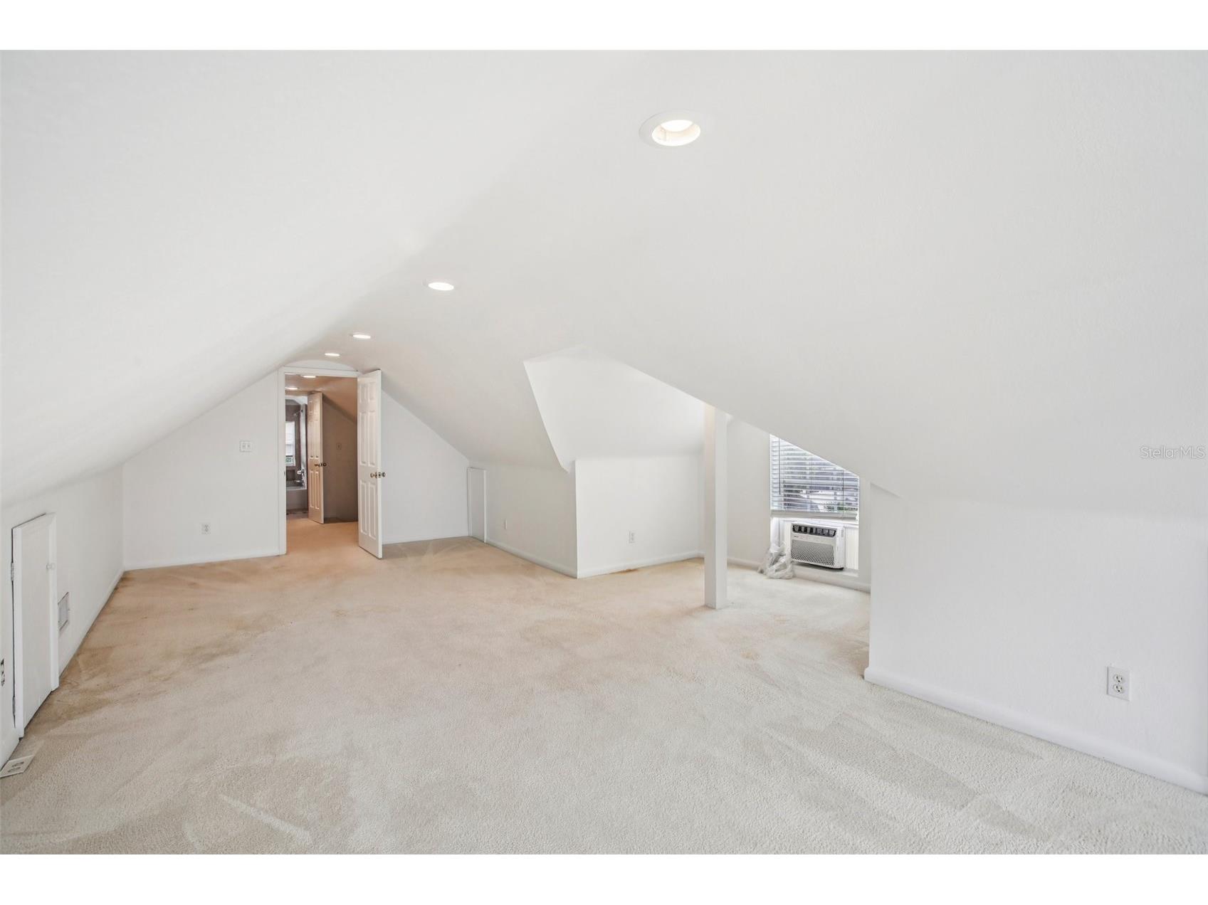 501 32nd Avenue N Saint Petersburg FL 33704 TB8462167 image45