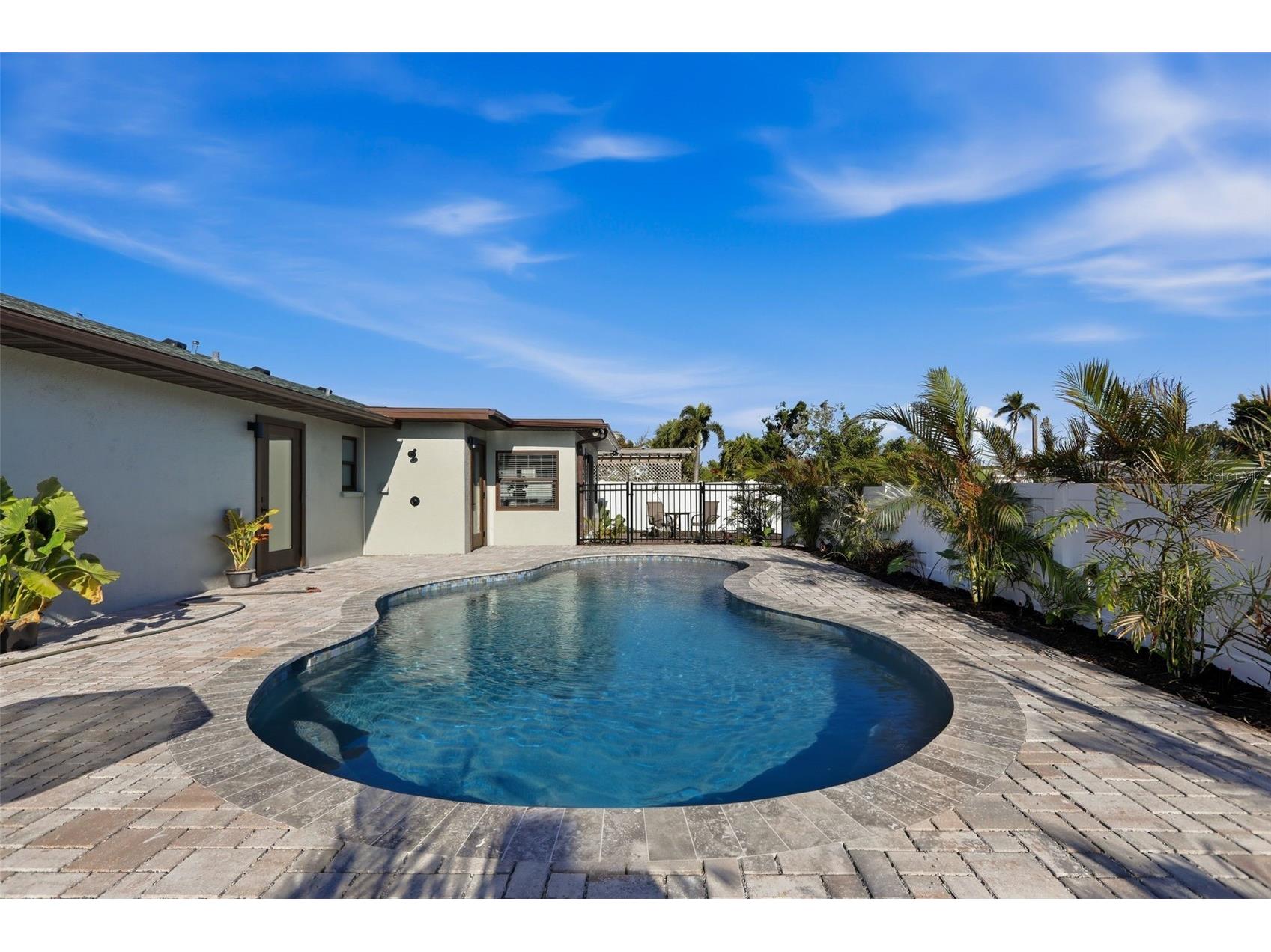 501 65th Street Holmes Beach FL 34217 A4691648 image3