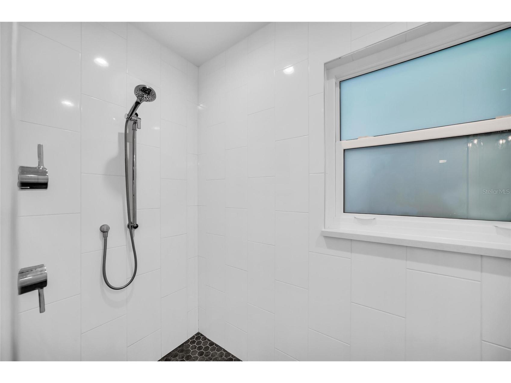 501 68th Street Holmes Beach FL 34217 - GRAND CANAL/BIMINI BAY A4691893 image46