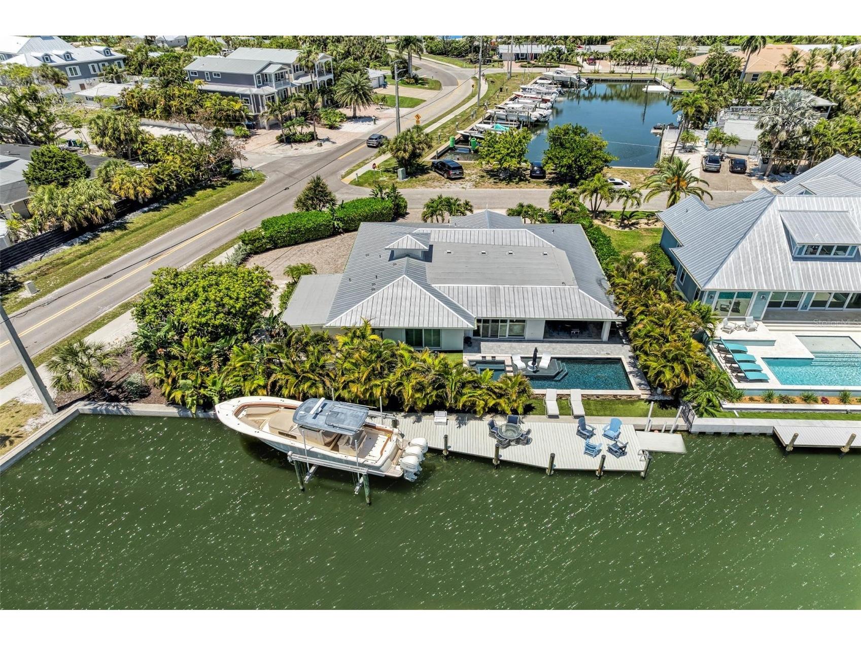 501 68th Street Holmes Beach FL 34217 - GRAND CANAL/BIMINI BAY A4691893 image60