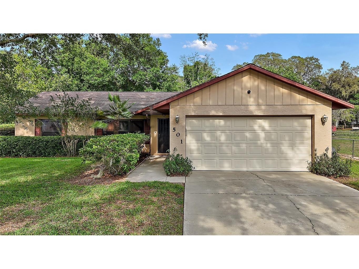 501 Cherry Tree Street Eustis FL 32726 G5097278 image1