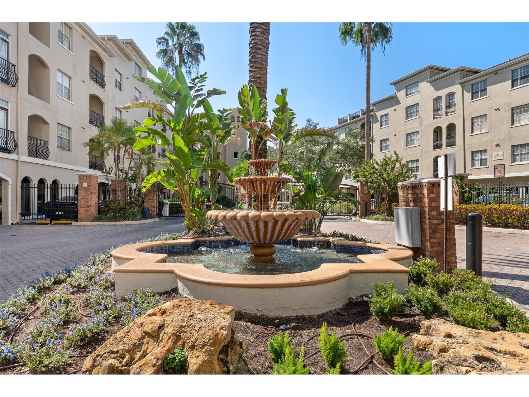 501 Knights Run Avenue #1215 Tampa FL 33602 TB8487236 image1
