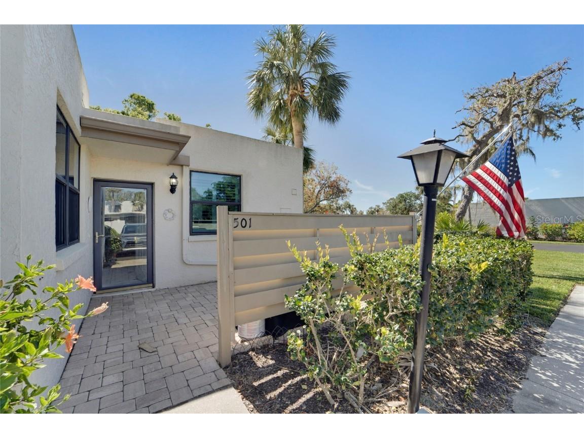 501 Lakeside Drive #501 Bradenton FL 34210 A4646016 image1