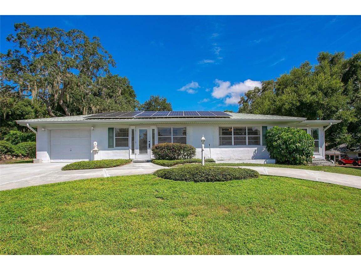 501 N Lakeshore Boulevard Howey In The Hills FL 34737 - LITTLE LAKE HARRIS G5086199 image1