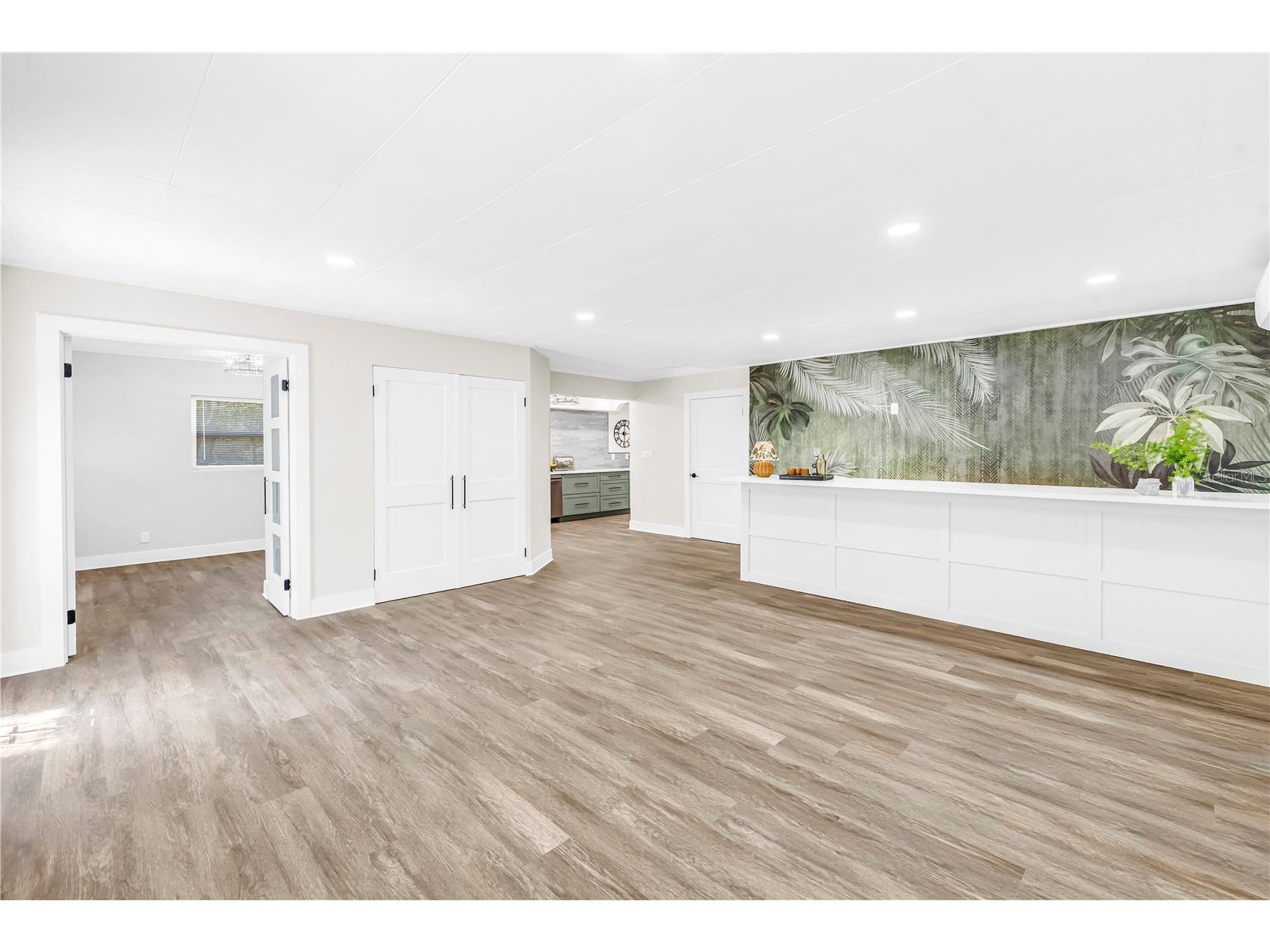 5010 109th Way N Saint Petersburg FL 33708 TB8493779 image17