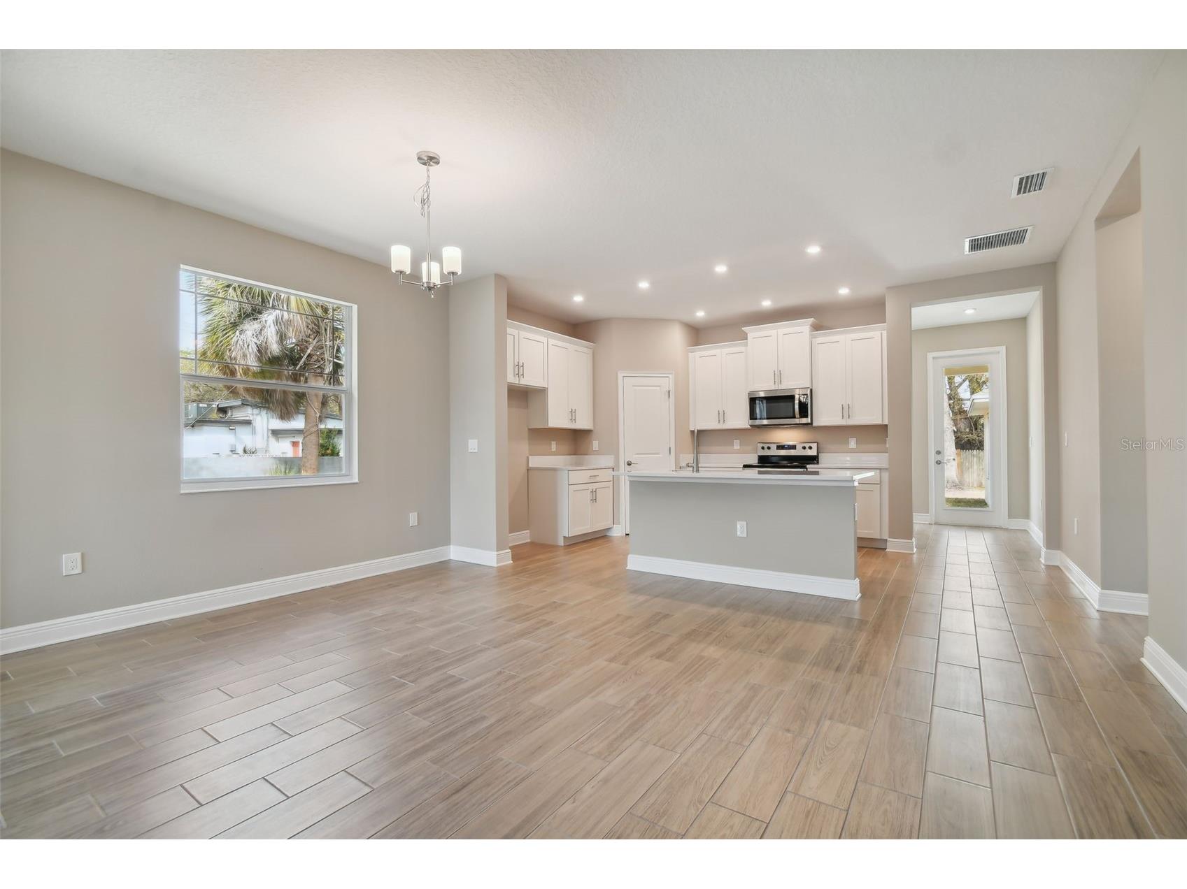 5010 22nd Street N Saint Petersburg FL 33714 TB8483468 image10