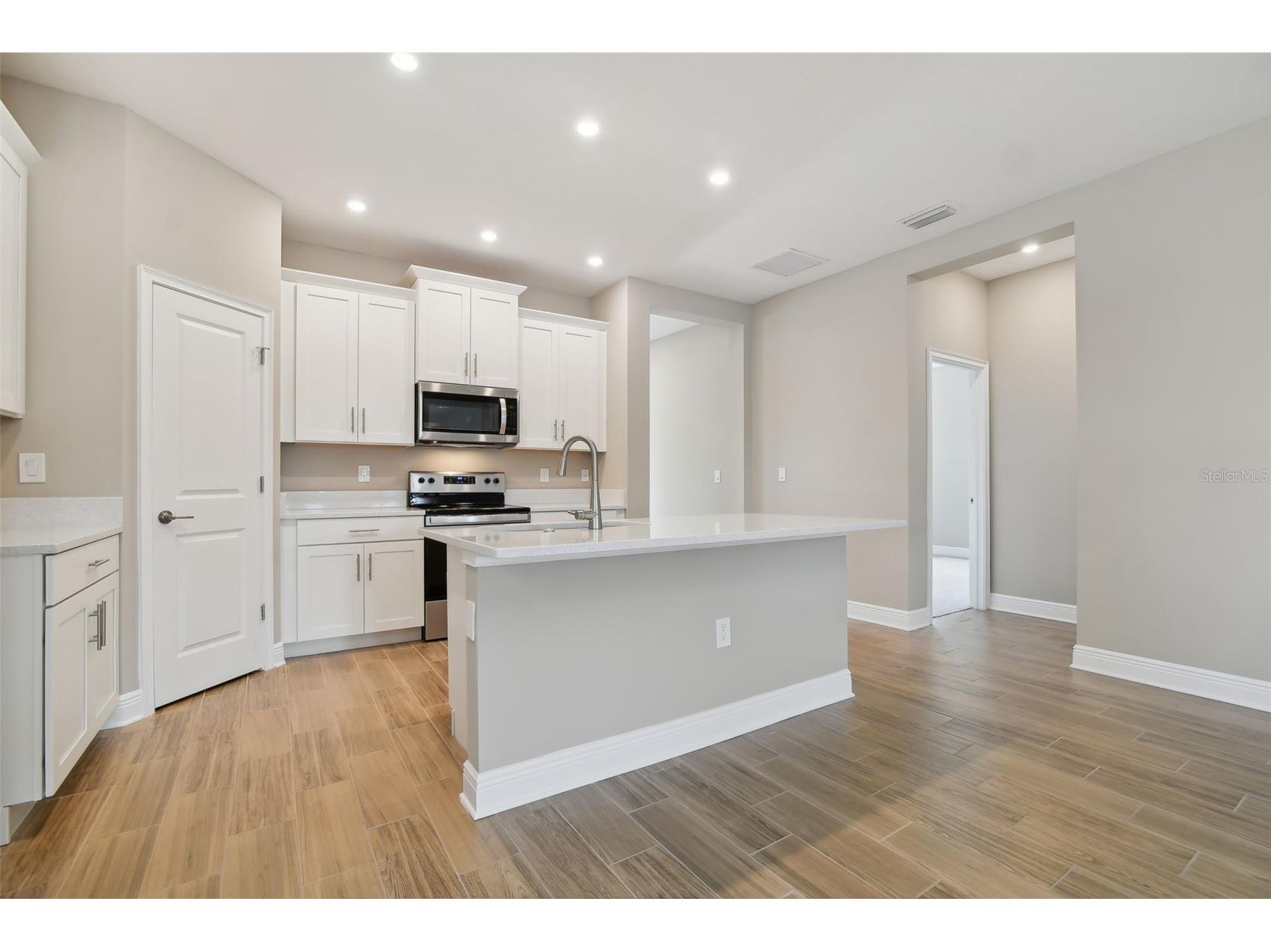 5010 22nd Street N Saint Petersburg FL 33714 TB8483468 image12