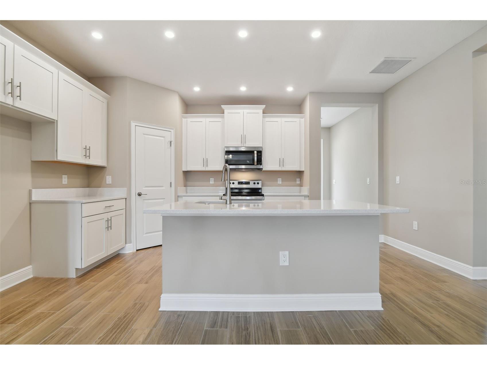 5010 22nd Street N Saint Petersburg FL 33714 TB8483468 image13