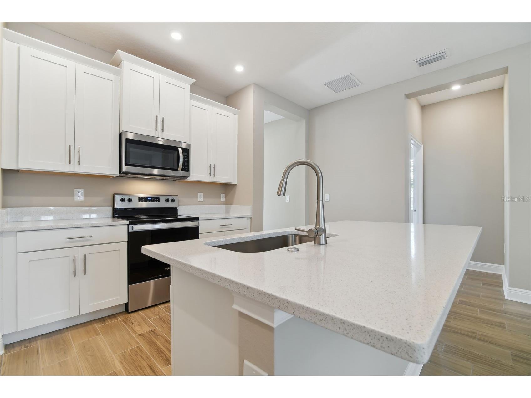 5010 22nd Street N Saint Petersburg FL 33714 TB8483468 image15