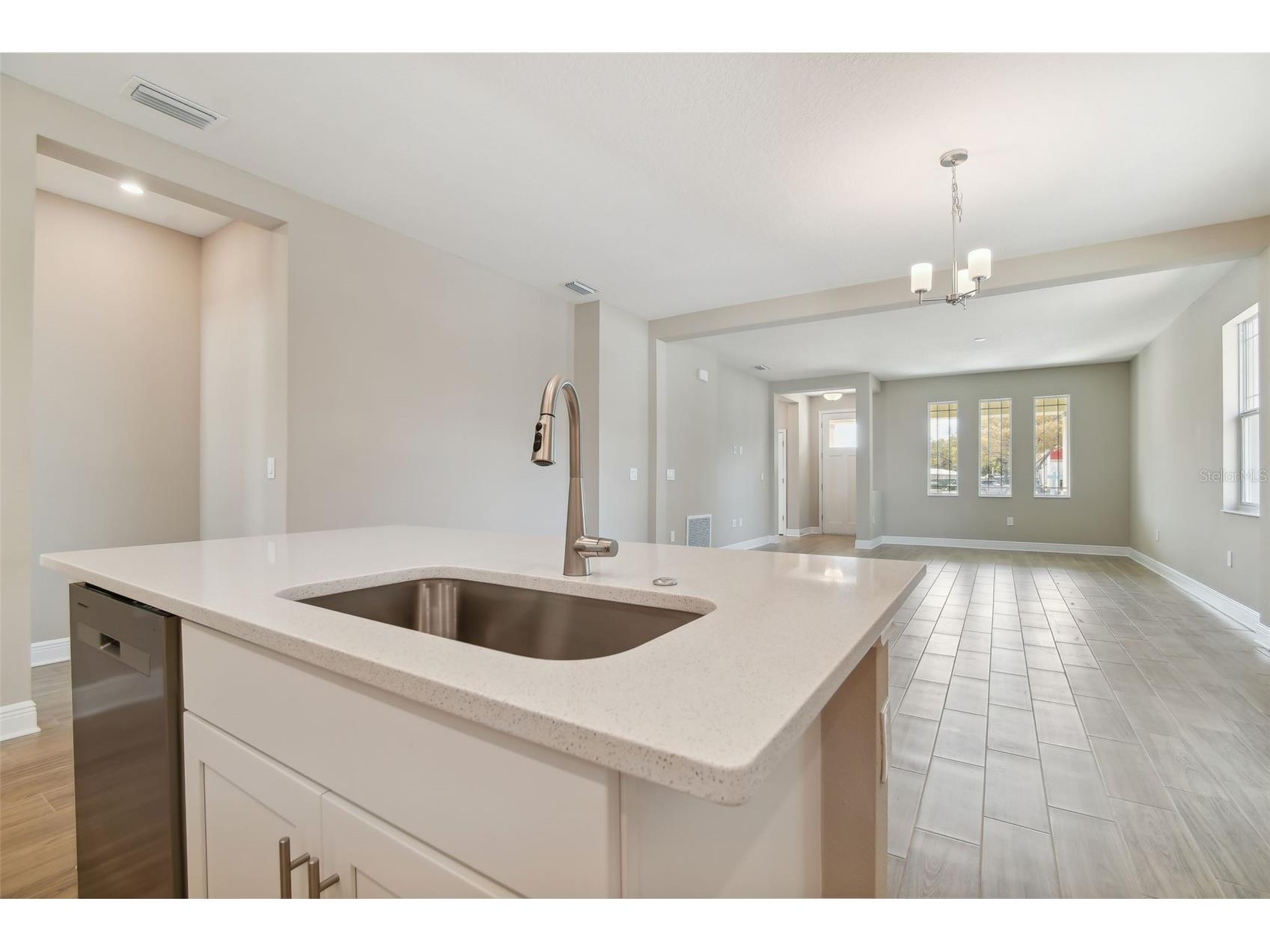 5010 22nd Street N Saint Petersburg FL 33714 TB8483468 image16