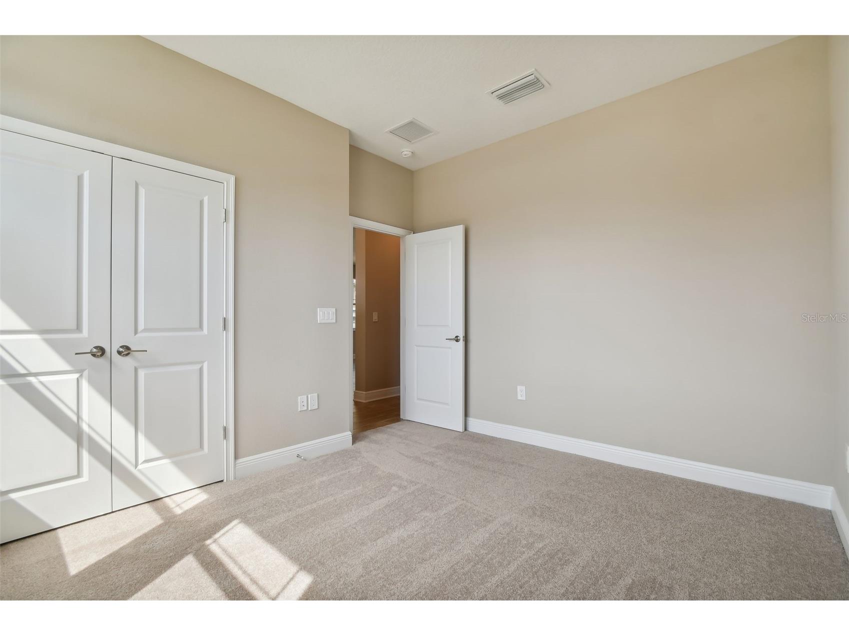 5010 22nd Street N Saint Petersburg FL 33714 TB8483468 image17