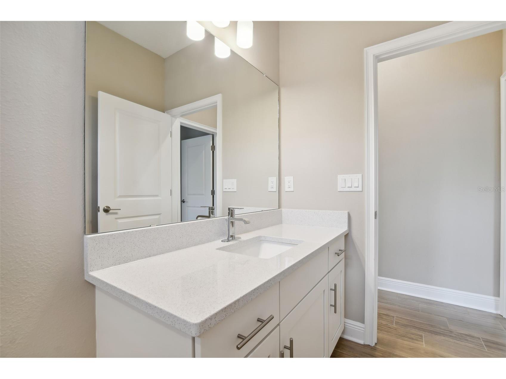 5010 22nd Street N Saint Petersburg FL 33714 TB8483468 image20
