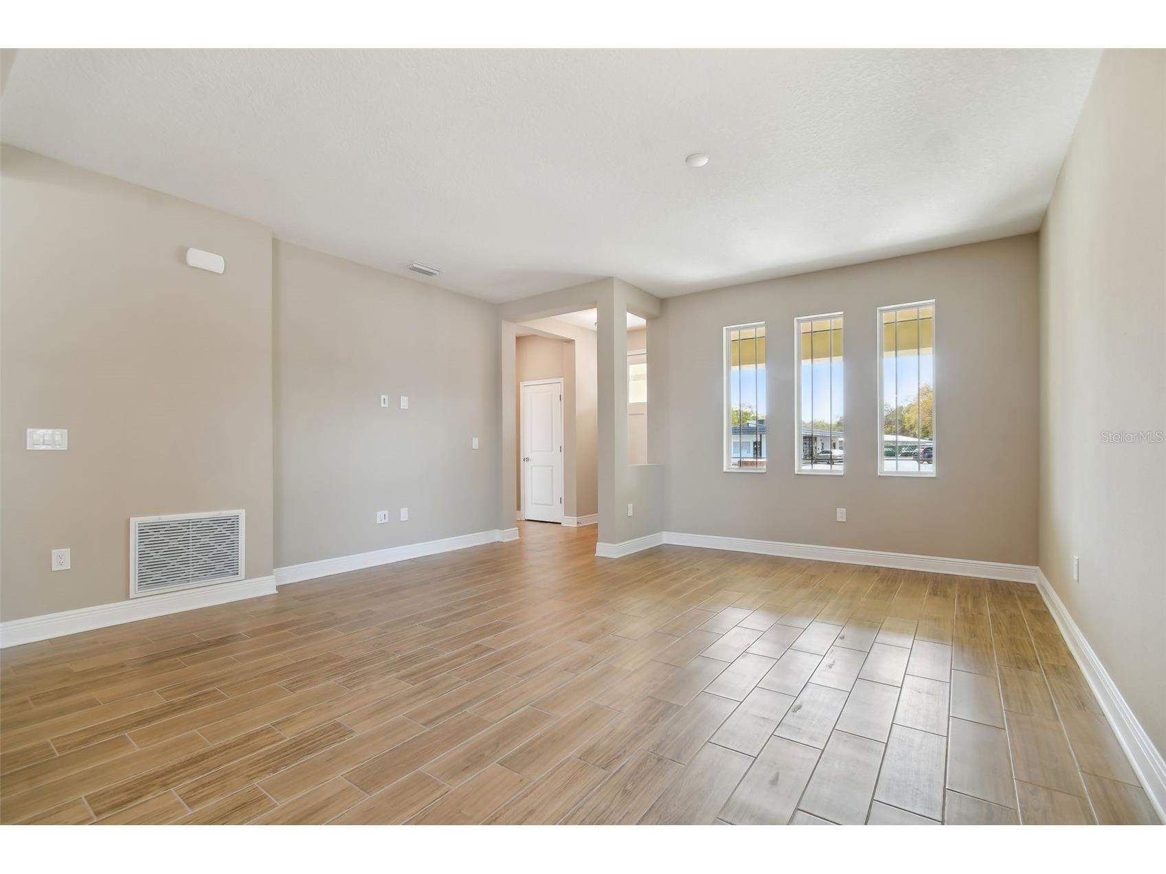 5010 22nd Street N Saint Petersburg FL 33714 TB8483468 image6