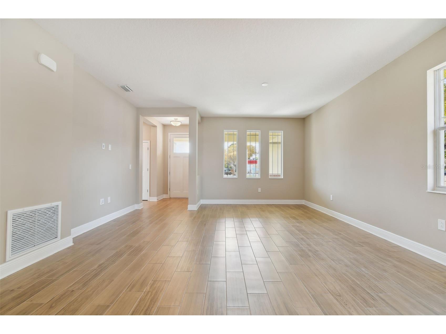5010 22nd Street N Saint Petersburg FL 33714 TB8483468 image8