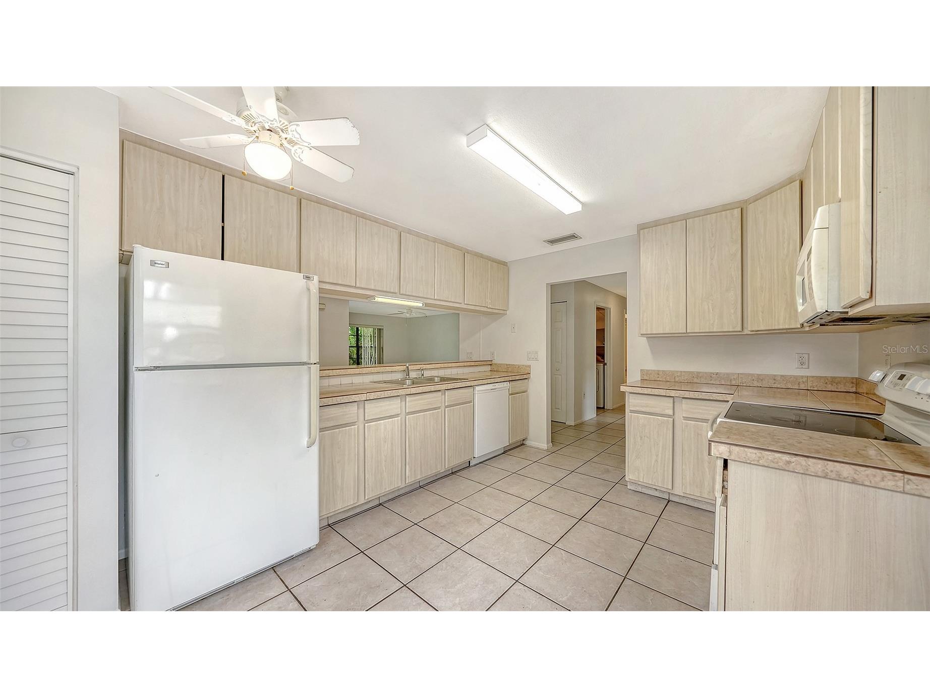 5010 Barrington Circle #2001 Sarasota FL 34234 A4693389 image15