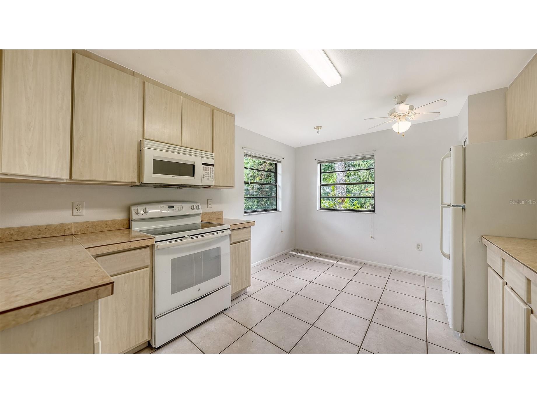 5010 Barrington Circle #2001 Sarasota FL 34234 A4693389 image16