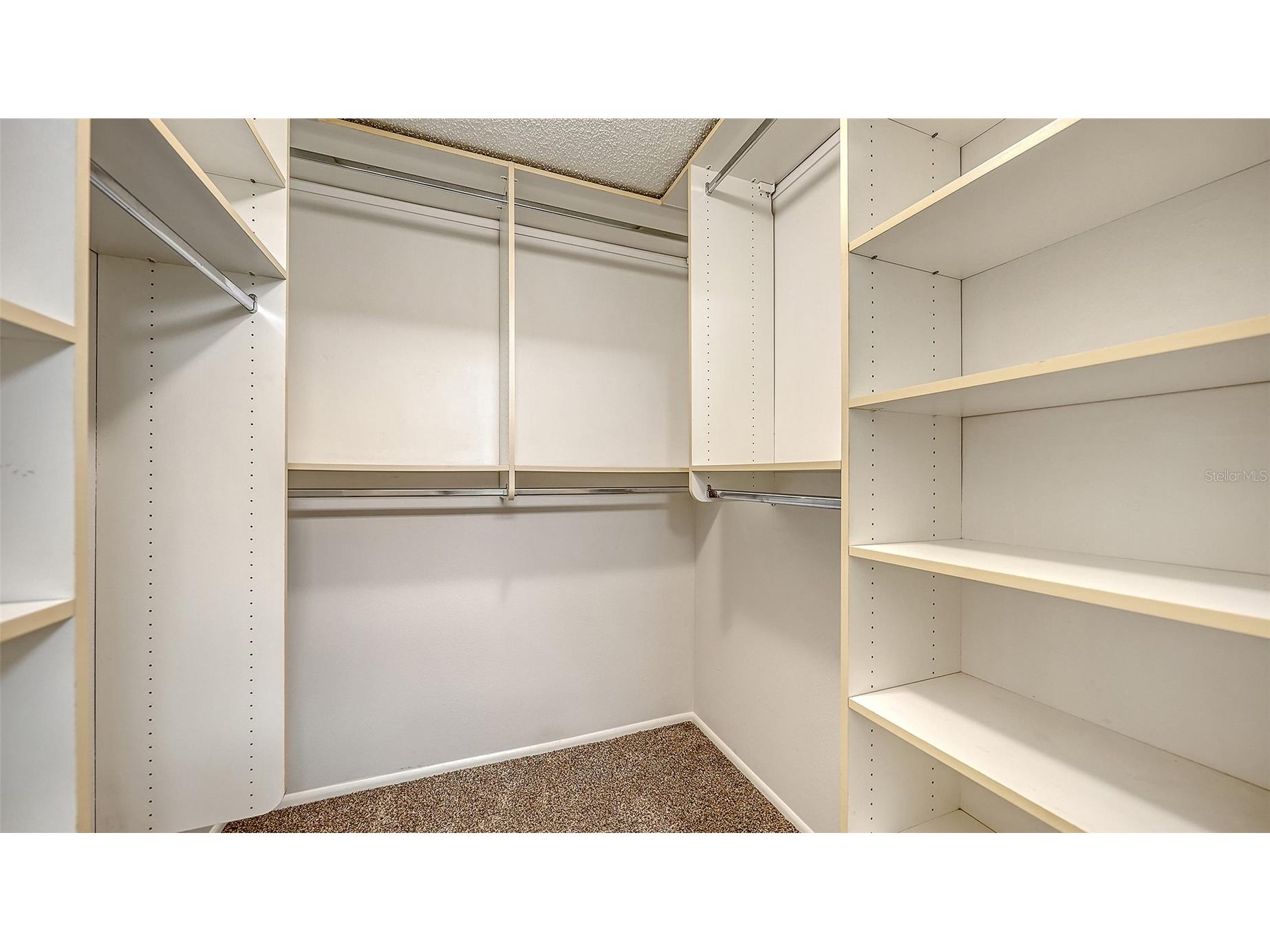 5010 Barrington Circle #2001 Sarasota FL 34234 A4693389 image25