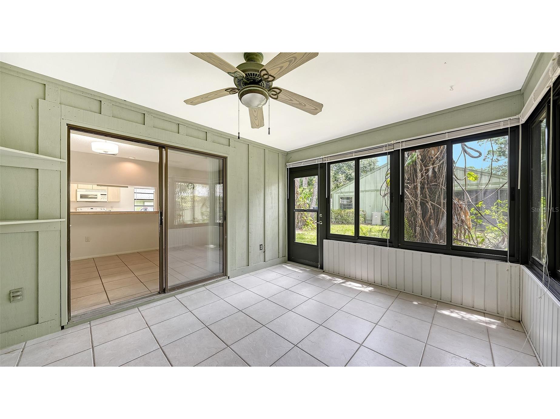 5010 Barrington Circle #2001 Sarasota FL 34234 A4693389 image36