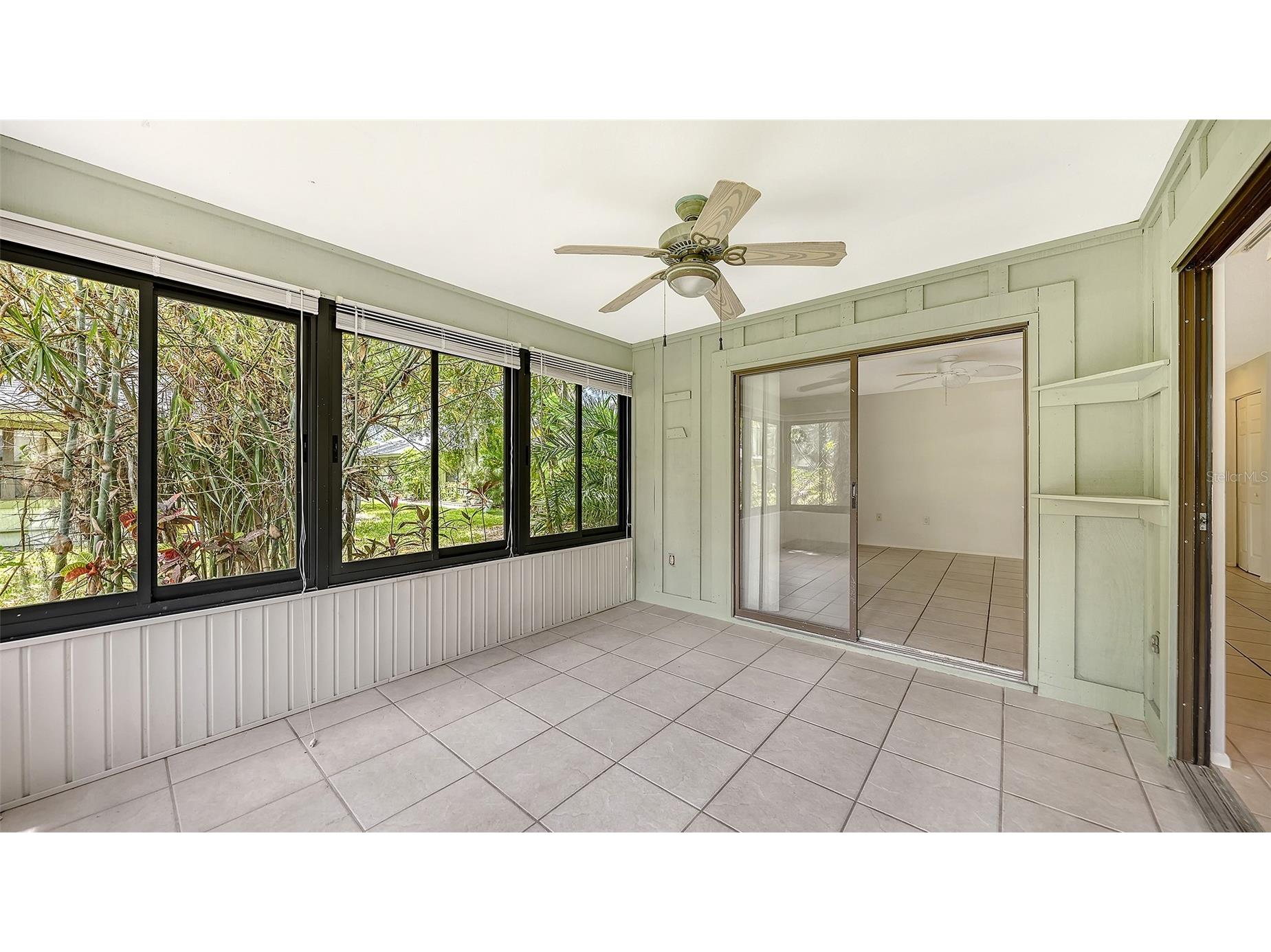 5010 Barrington Circle #2001 Sarasota FL 34234 A4693389 image38