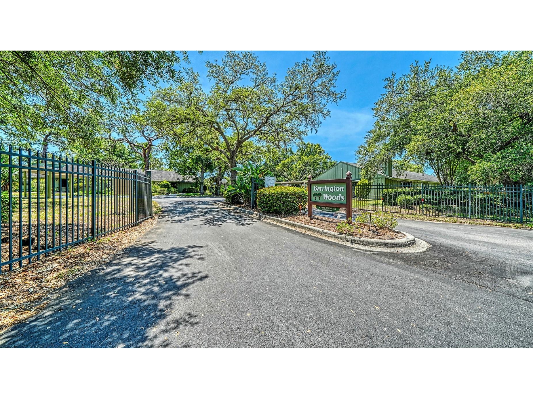 5010 Barrington Circle #2001 Sarasota FL 34234 A4693389 image40