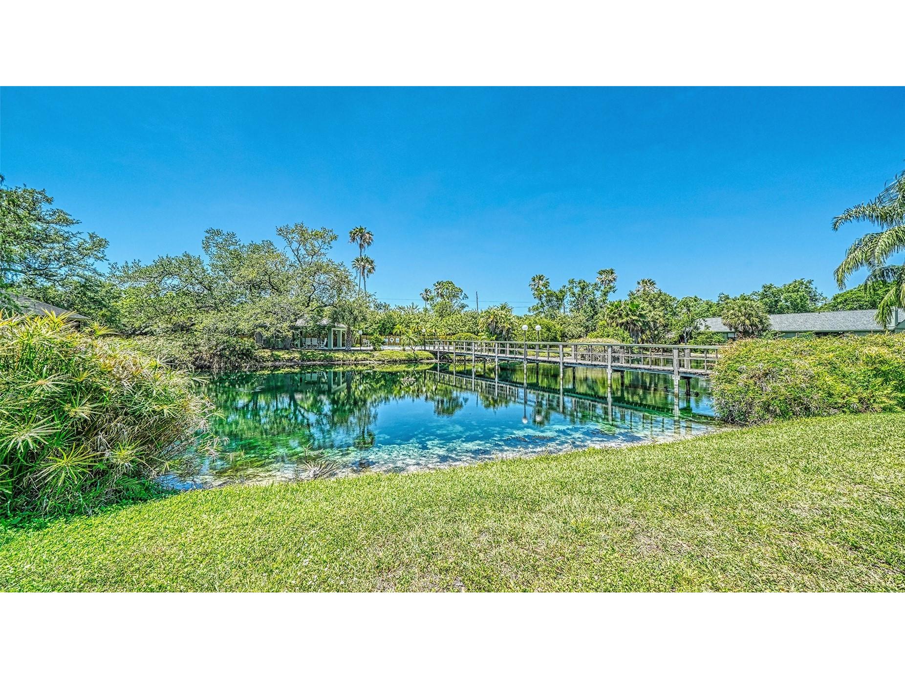 5010 Barrington Circle #2001 Sarasota FL 34234 A4693389 image41