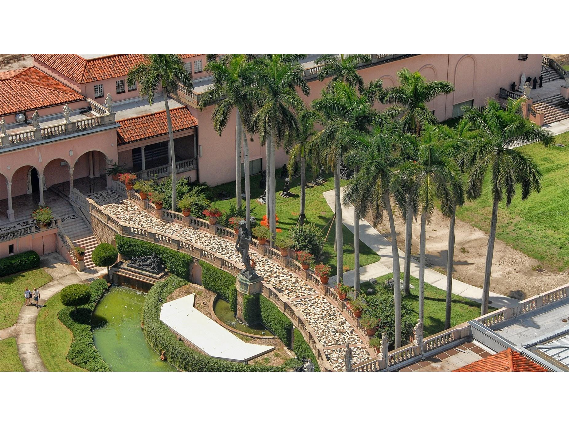 5010 Barrington Circle #2001 Sarasota FL 34234 A4693389 image57