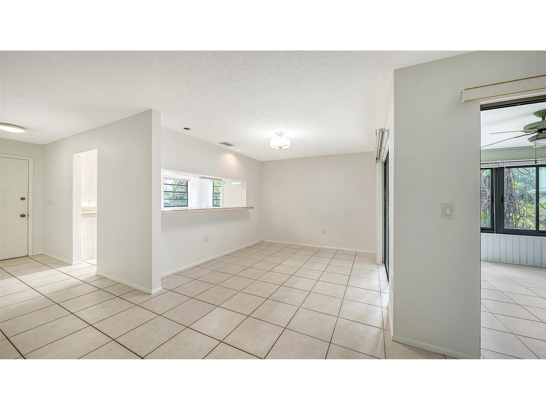 5010 Barrington Circle #2001 Sarasota FL 34234 A4693389 image9