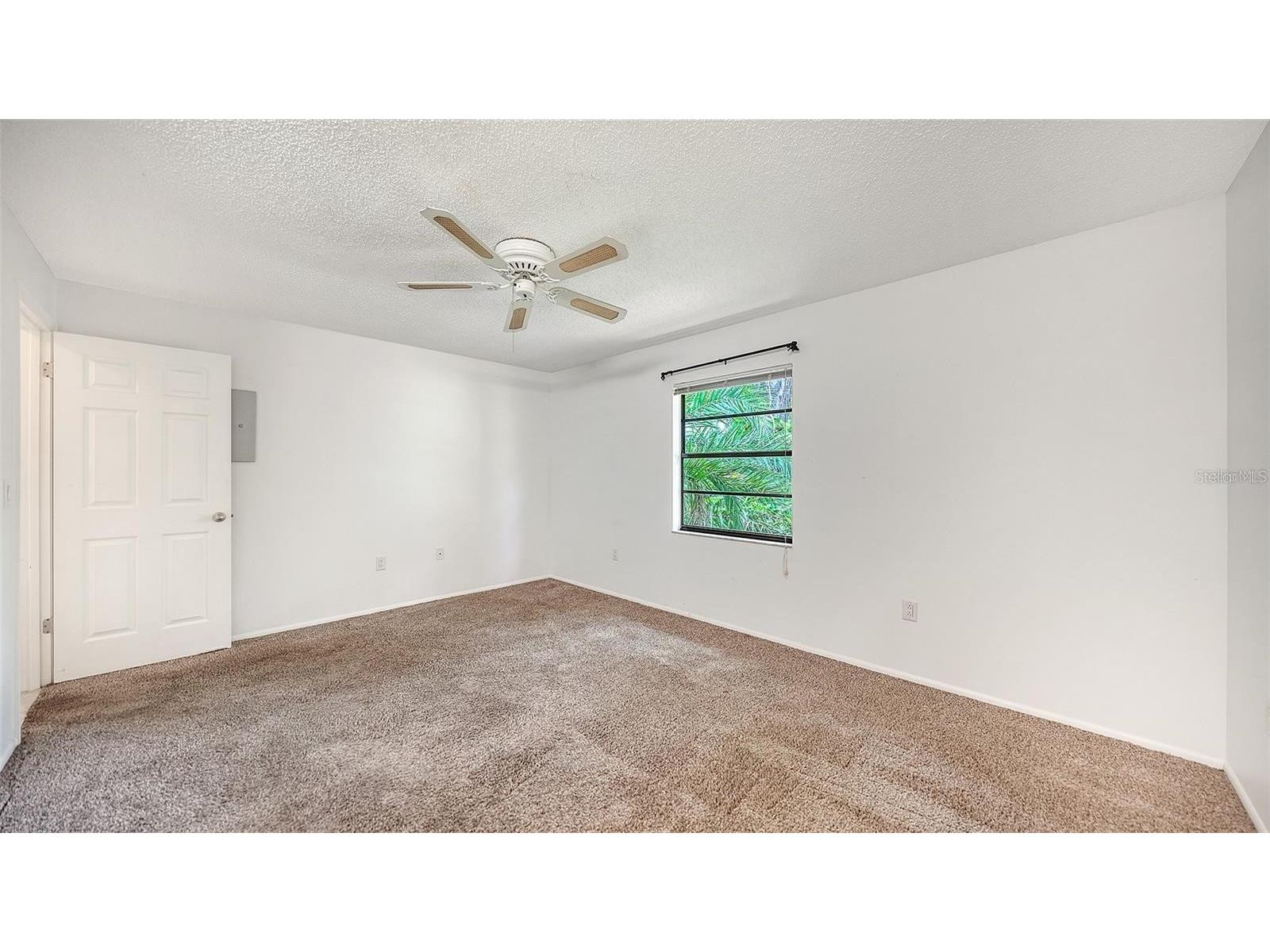 5010 Barrington Circle #2001 Sarasota FL 34234 A4698806 image25