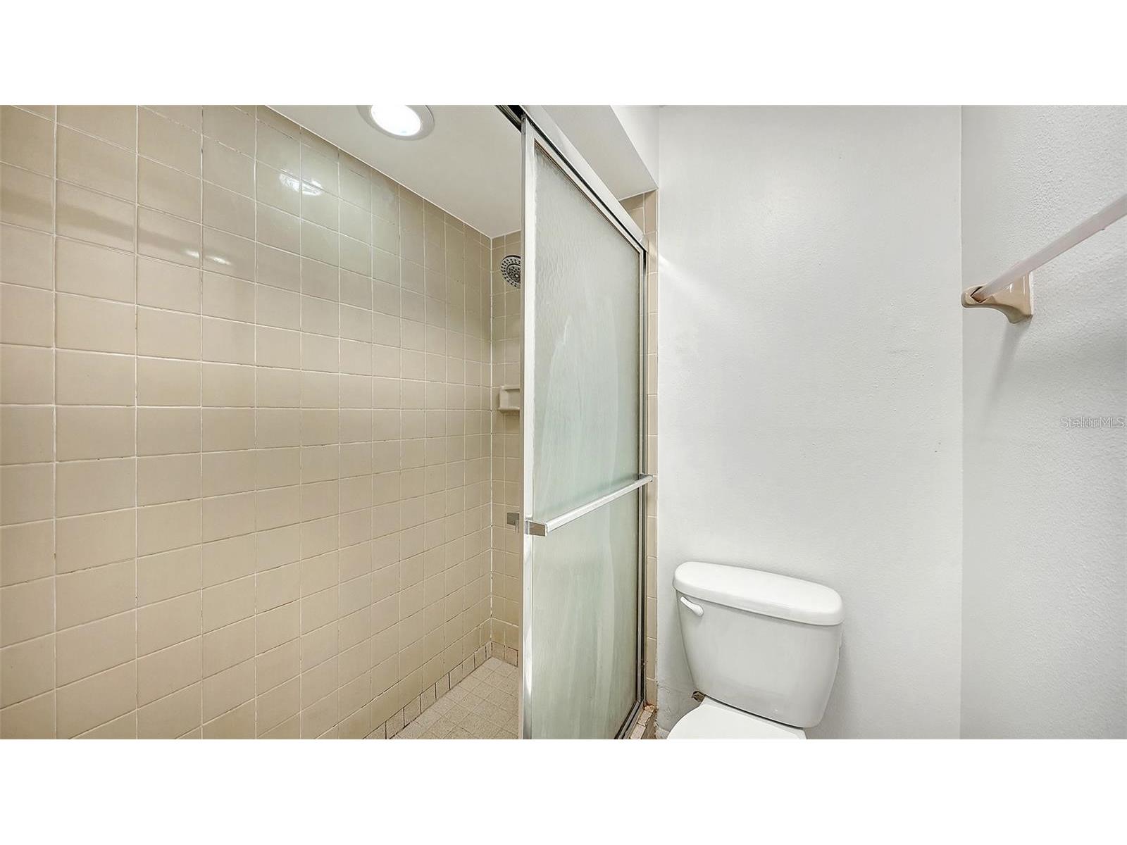 5010 Barrington Circle #2001 Sarasota FL 34234 A4698806 image27