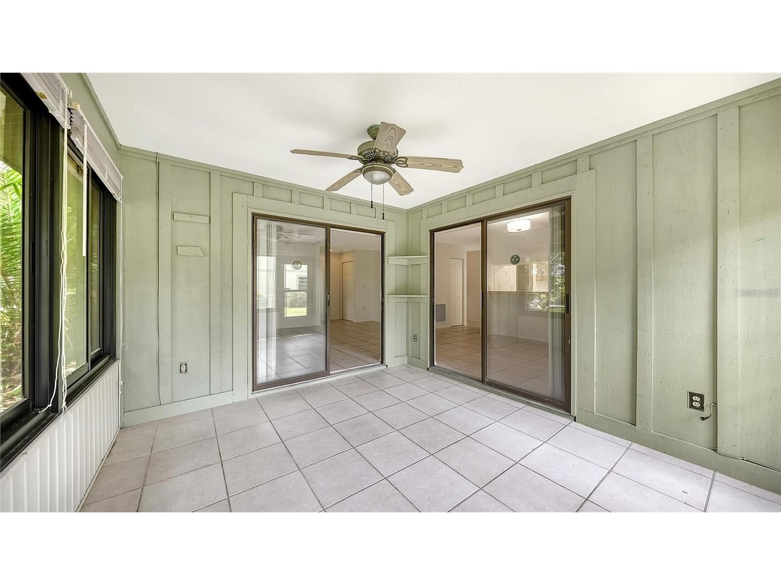 5010 Barrington Circle #2001 Sarasota FL 34234 A4698806 image40