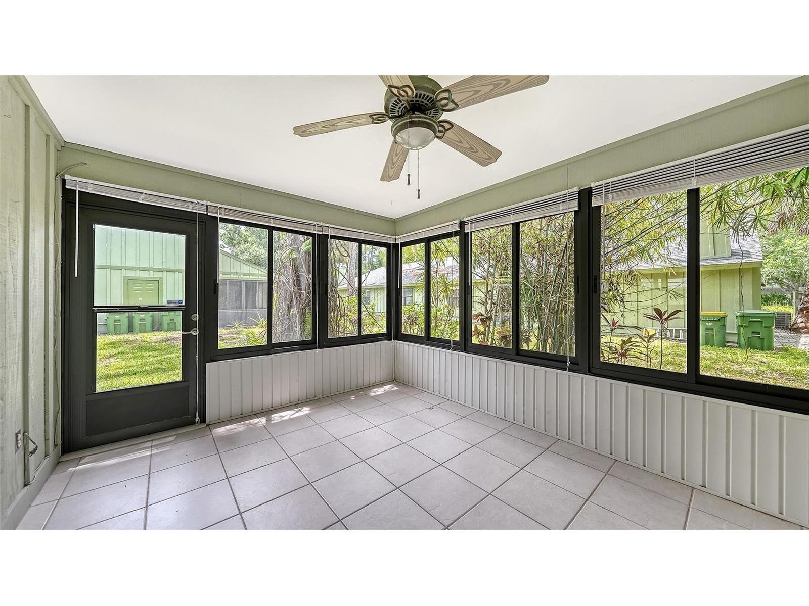 5010 Barrington Circle #2001 Sarasota FL 34234 A4698806 image43