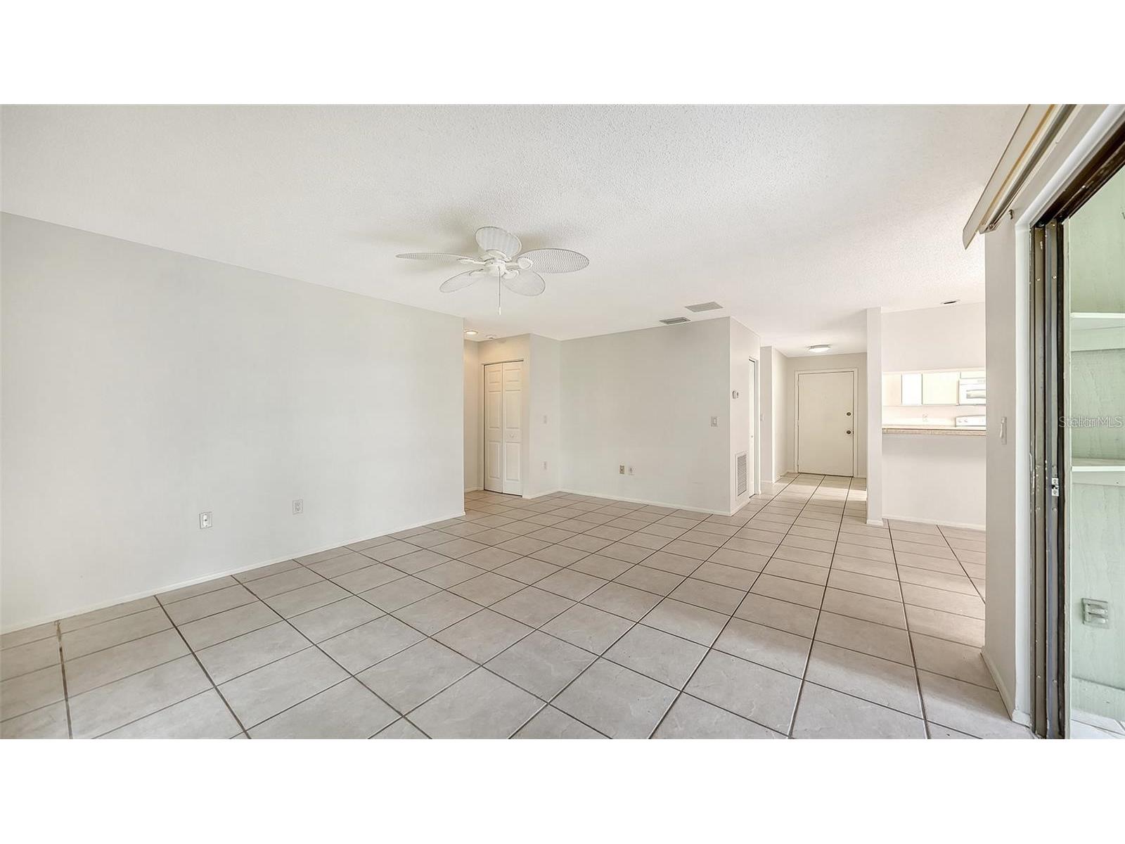 5010 Barrington Circle #2001 Sarasota FL 34234 A4698806 image6