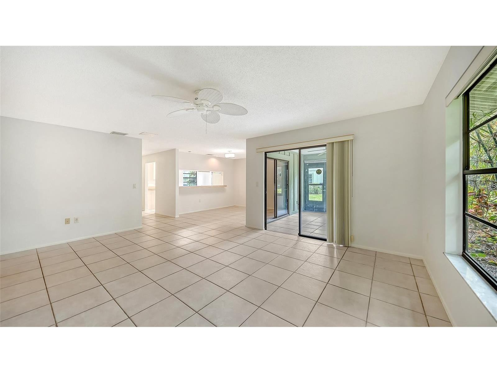 5010 Barrington Circle #2001 Sarasota FL 34234 A4698806 image7