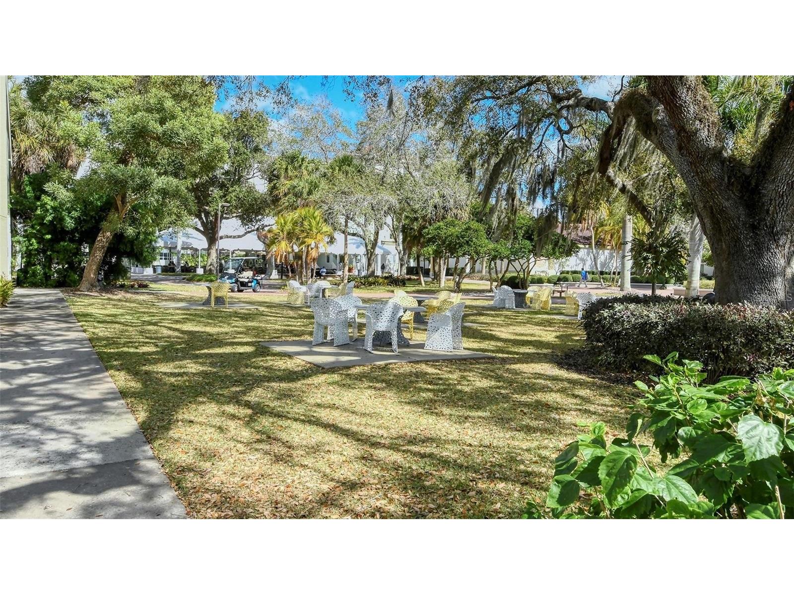 5010 Barrington Circle #2001 Sarasota FL 34234 A4698806 image72
