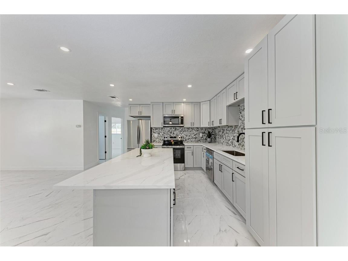 5010 Lahaina Drive Sarasota FL 34232 A4669176 image14