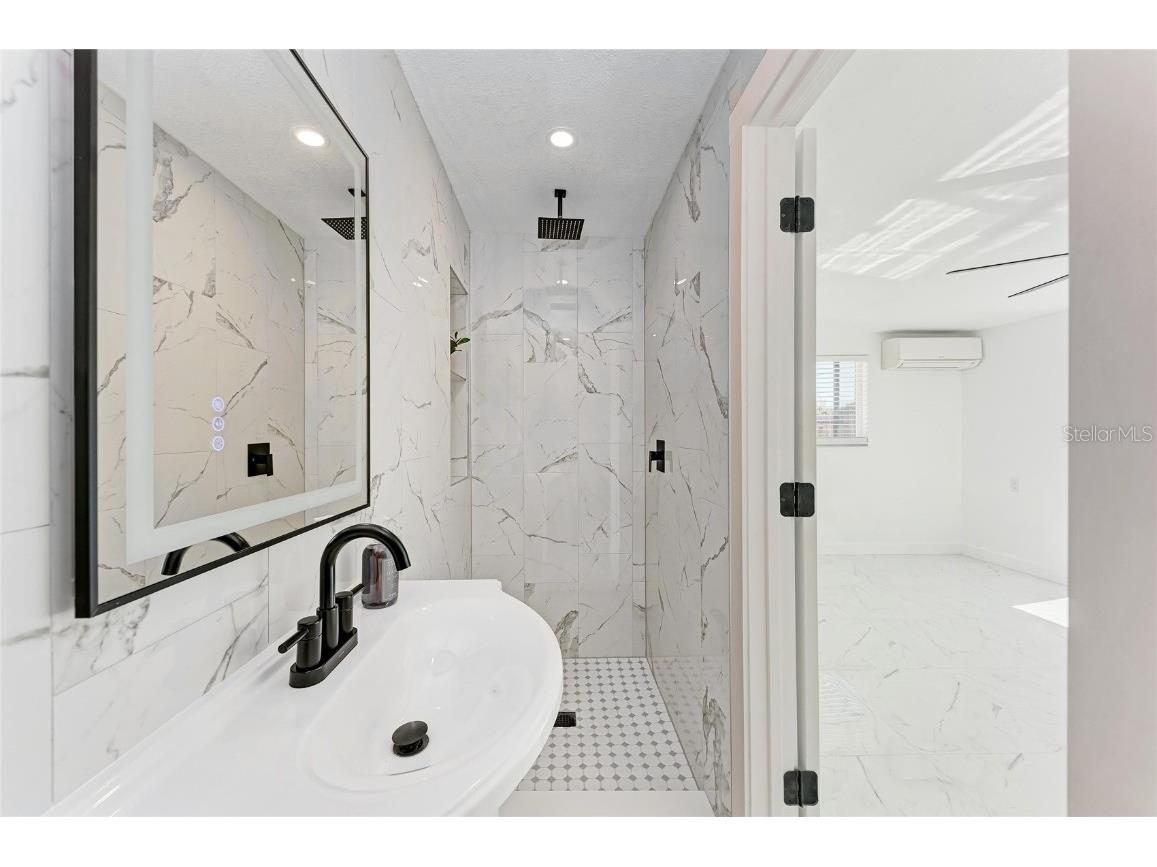 5010 Lahaina Drive Sarasota FL 34232 A4669176 image29