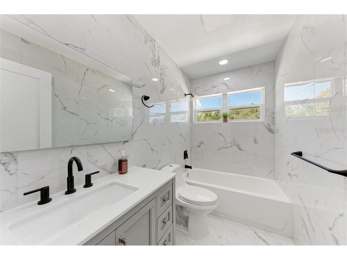 5010 Lahaina Drive Sarasota FL 34232 A4669176 image34