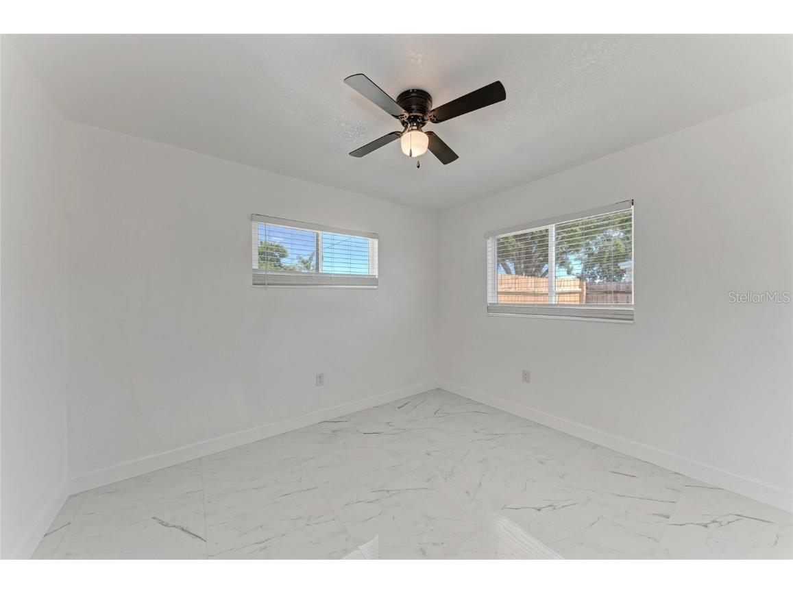 5010 Lahaina Drive Sarasota FL 34232 A4669176 image35