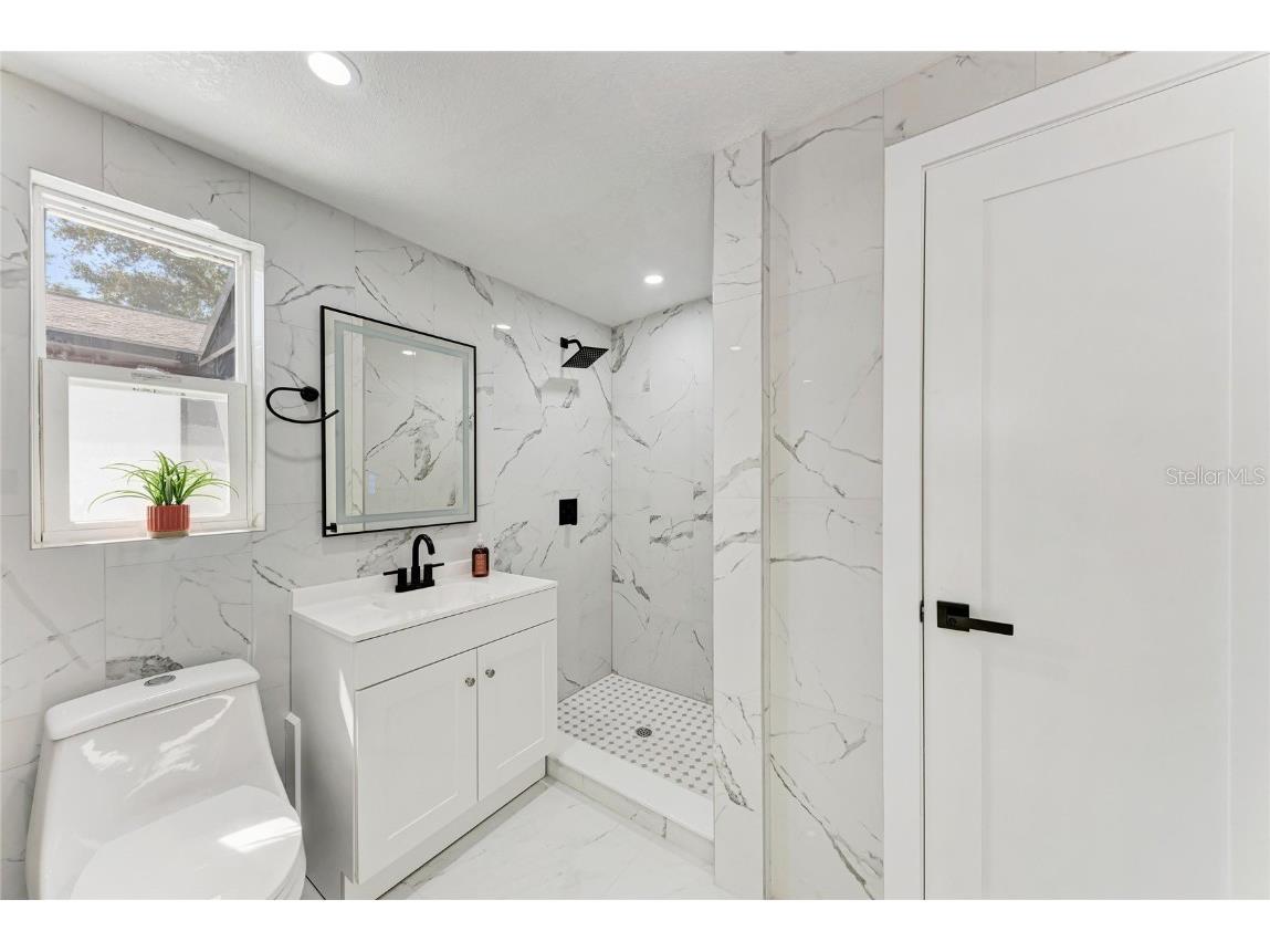 5010 Lahaina Drive Sarasota FL 34232 A4669176 image38