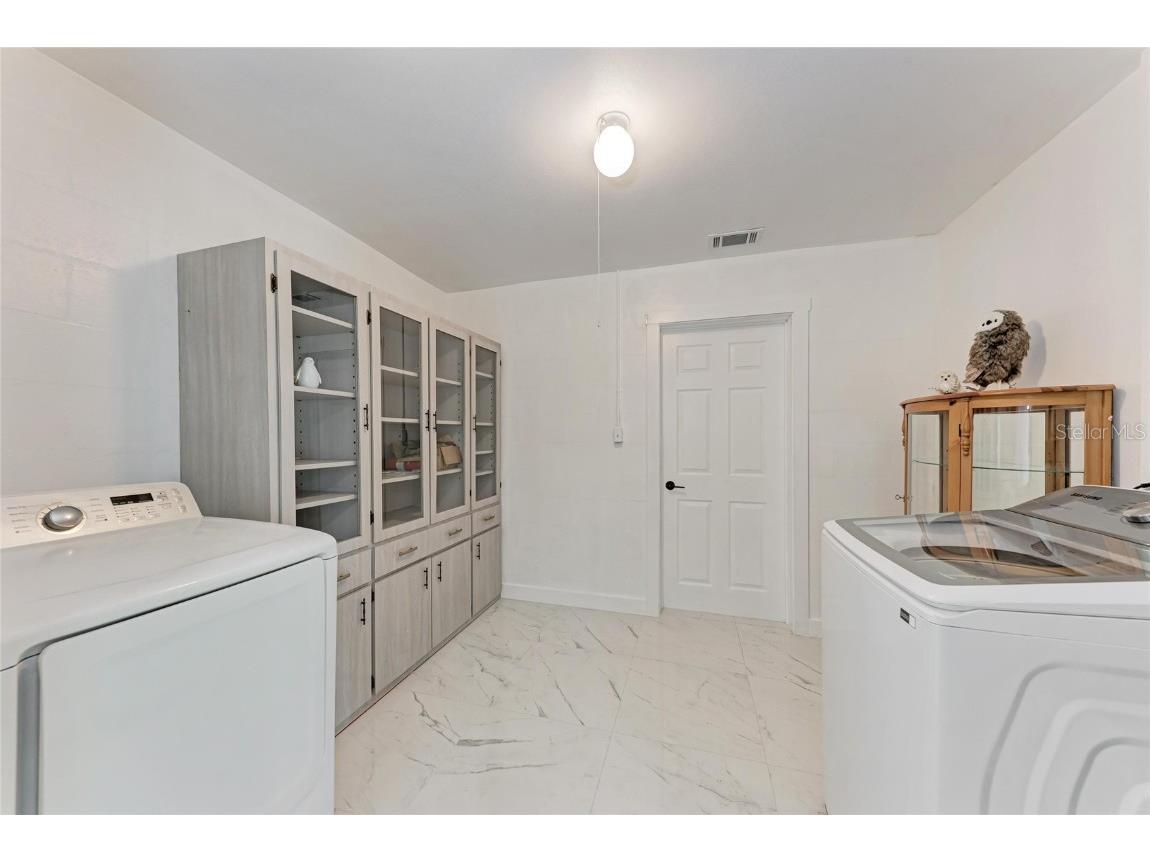 5010 Lahaina Drive Sarasota FL 34232 A4669176 image41