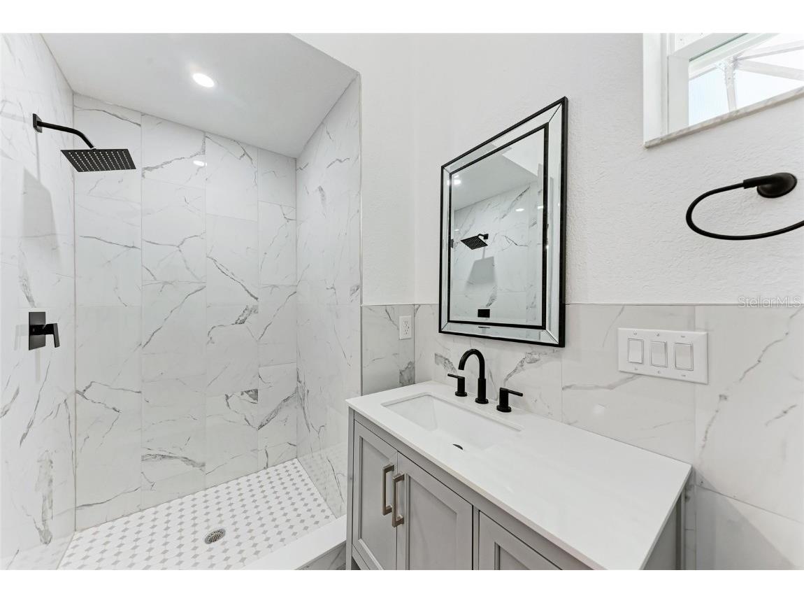 5010 Lahaina Drive Sarasota FL 34232 A4669176 image54