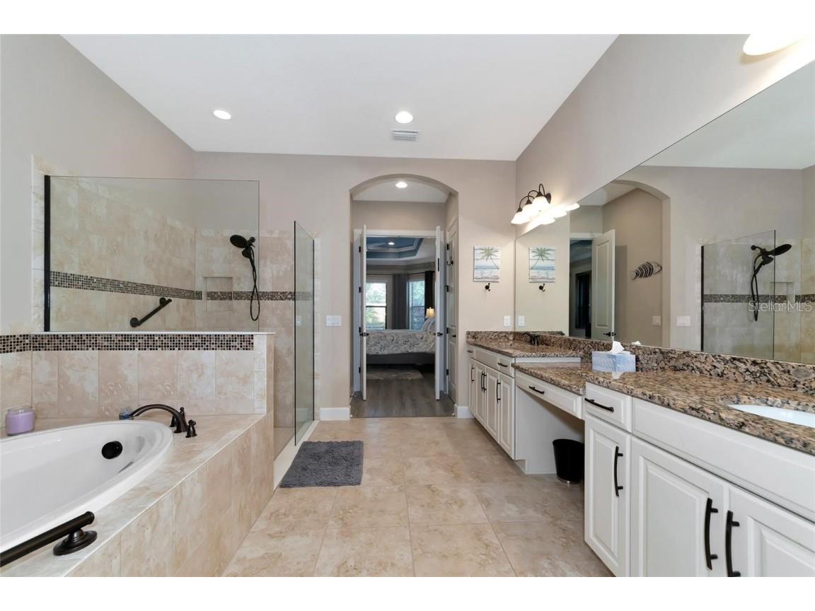 5010 Tivoli Run Bradenton FL 34211 A4653455 image11