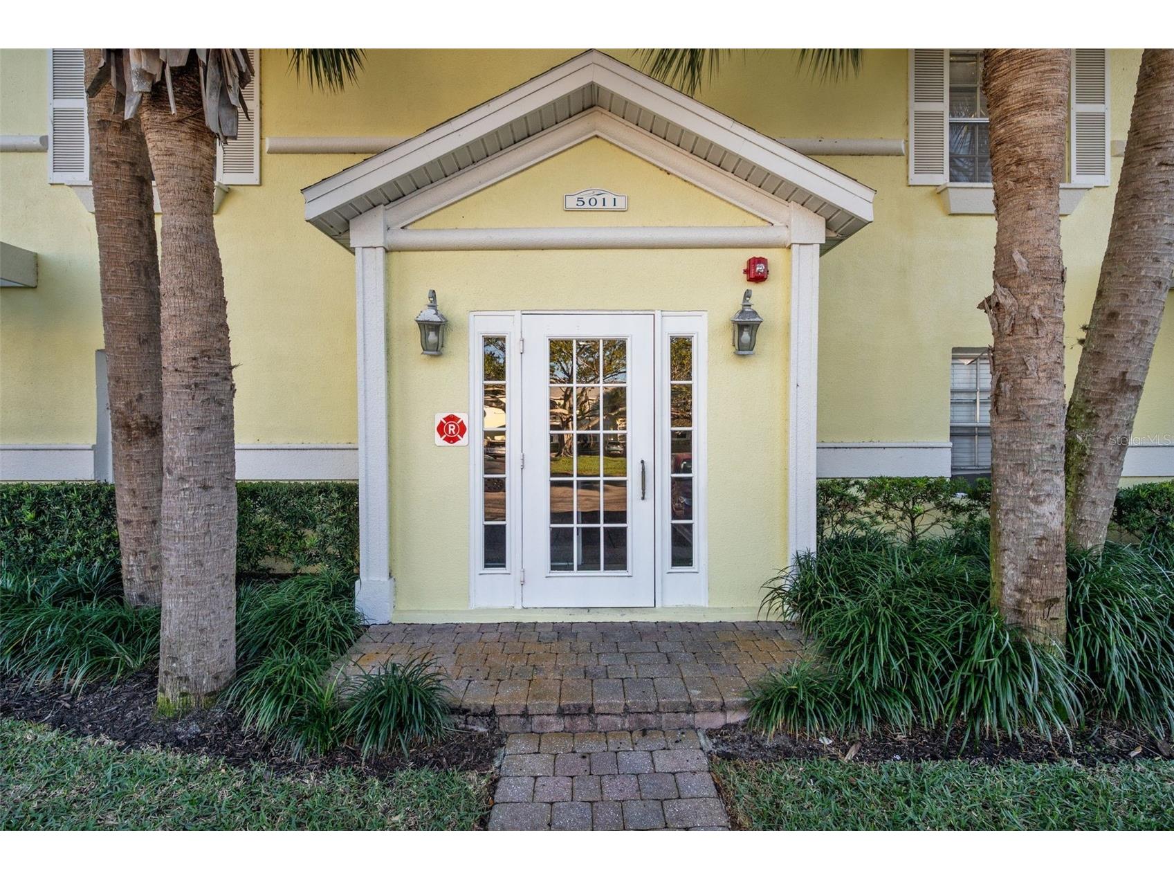 5011 Starfish Drive SE #D Saint Petersburg FL 33705 TB8473660 image2