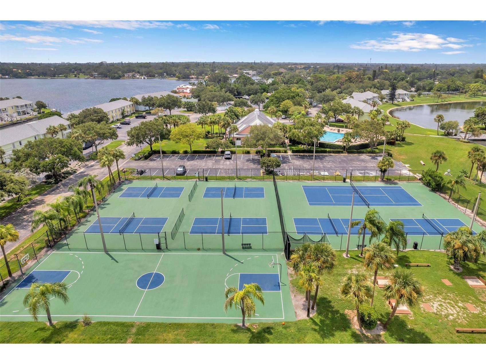 5011 Starfish Drive SE #D Saint Petersburg FL 33705 TB8473660 image55
