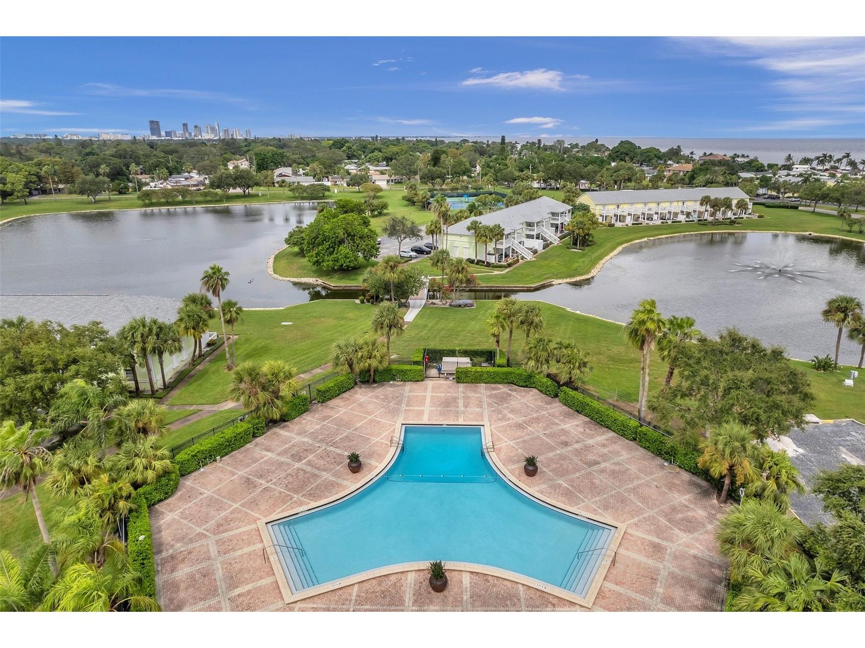 5011 Starfish Drive SE #D Saint Petersburg FL 33705 TB8473660 image57